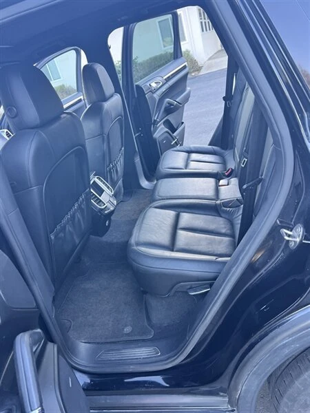 2011 Porsche 958 Cayenne S - Image 9 of 17