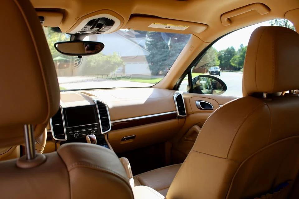 2011 Porsche 958 Cayenne S - Image 8 of 11