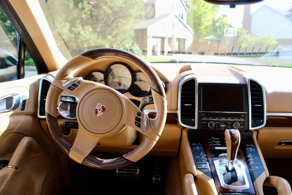 2011 Porsche 958 Cayenne S - Image 6 of 11