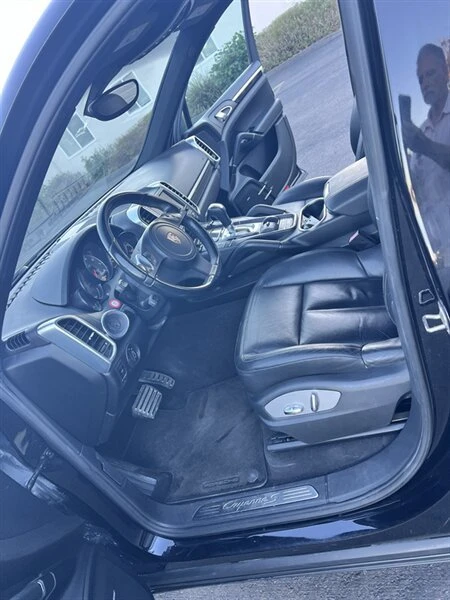 2011 Porsche 958 Cayenne S - Image 8 of 17