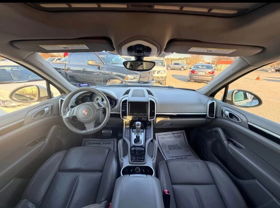 2011 Porsche 958 Cayenne S - Image 8 of 10