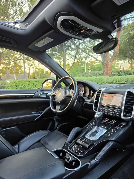 2011 Porsche 958 Cayenne S - Image 15 of 20