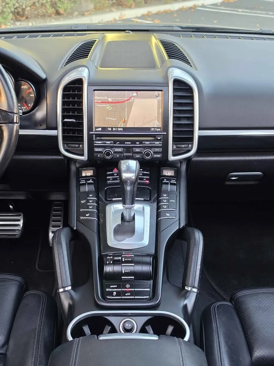 2011 Porsche 958 Cayenne S - Image 14 of 20