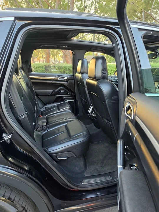 2011 Porsche 958 Cayenne S - Image 13 of 20