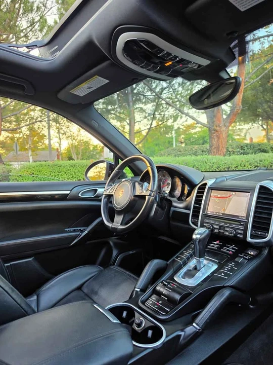 2011 Porsche 958 Cayenne S - Image 16 of 20