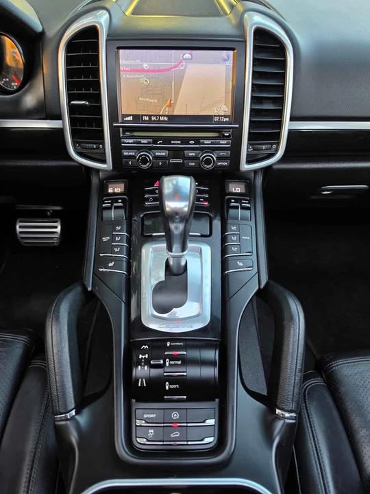 2011 Porsche 958 Cayenne S - Image 15 of 20