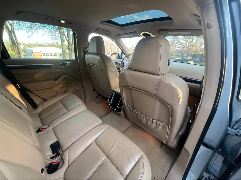 2011 Porsche 958 Cayenne S - Image 11 of 16