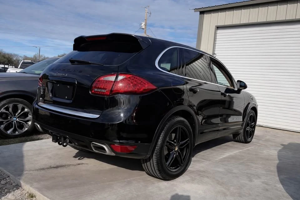2011 Porsche 958 Cayenne S - Image 3 of 10