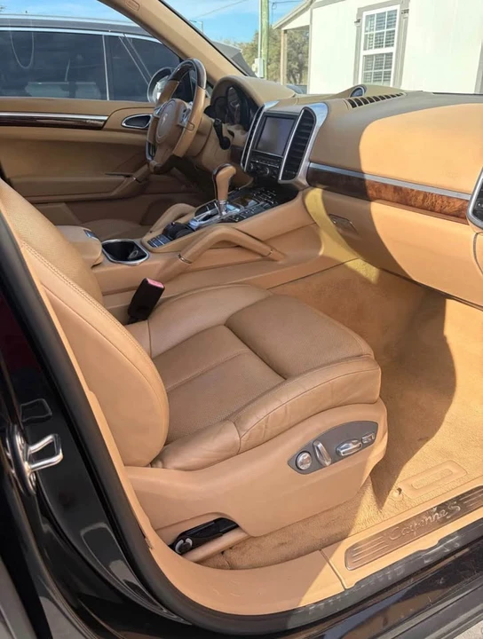2011 Porsche 958 Cayenne S - Image 8 of 10