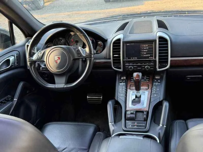 2011 Porsche 958 Cayenne S - Image 10 of 19