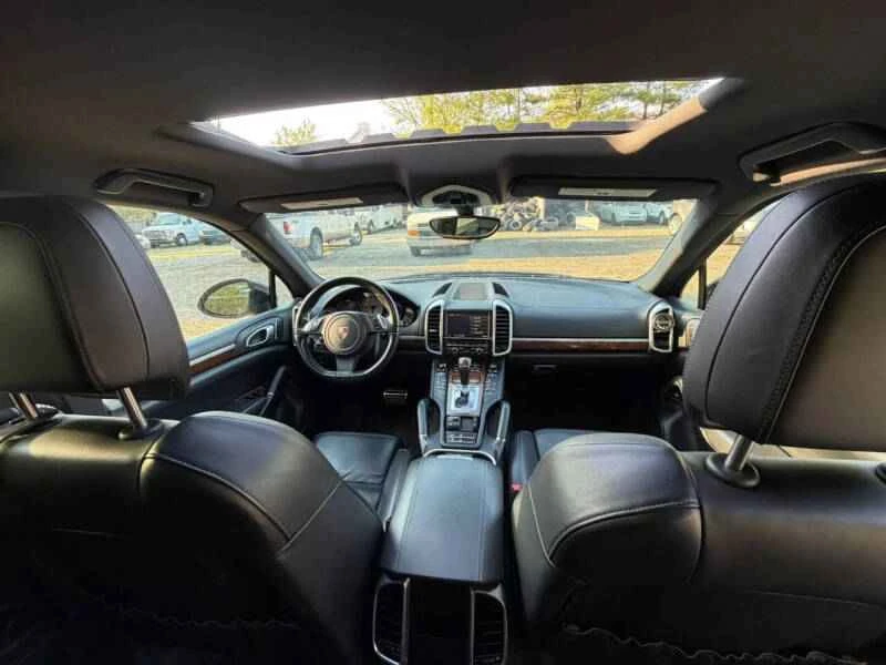 2011 Porsche 958 Cayenne S - Image 11 of 19