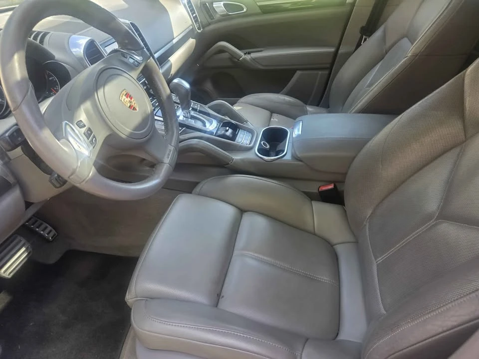 2011 Porsche 958 Cayenne S - Image 5 of 12