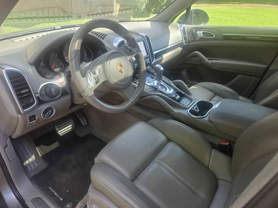 2011 Porsche 958 Cayenne S - Image 4 of 12