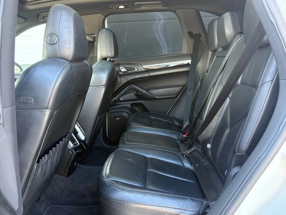 2011 Porsche 958 Cayenne S - Image 12 of 15