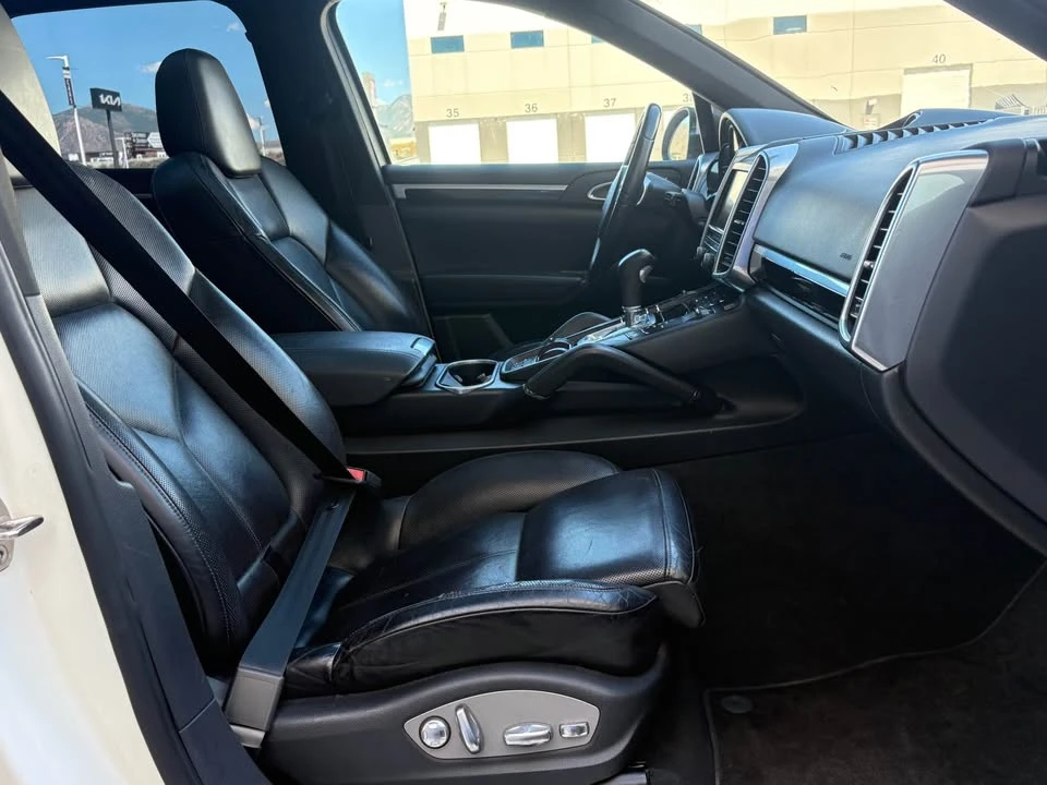 2011 Porsche 958 Cayenne S - Image 10 of 15