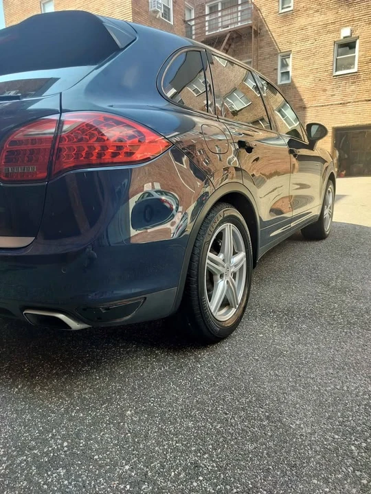 2011 Porsche 958 Cayenne S - Image 2 of 20