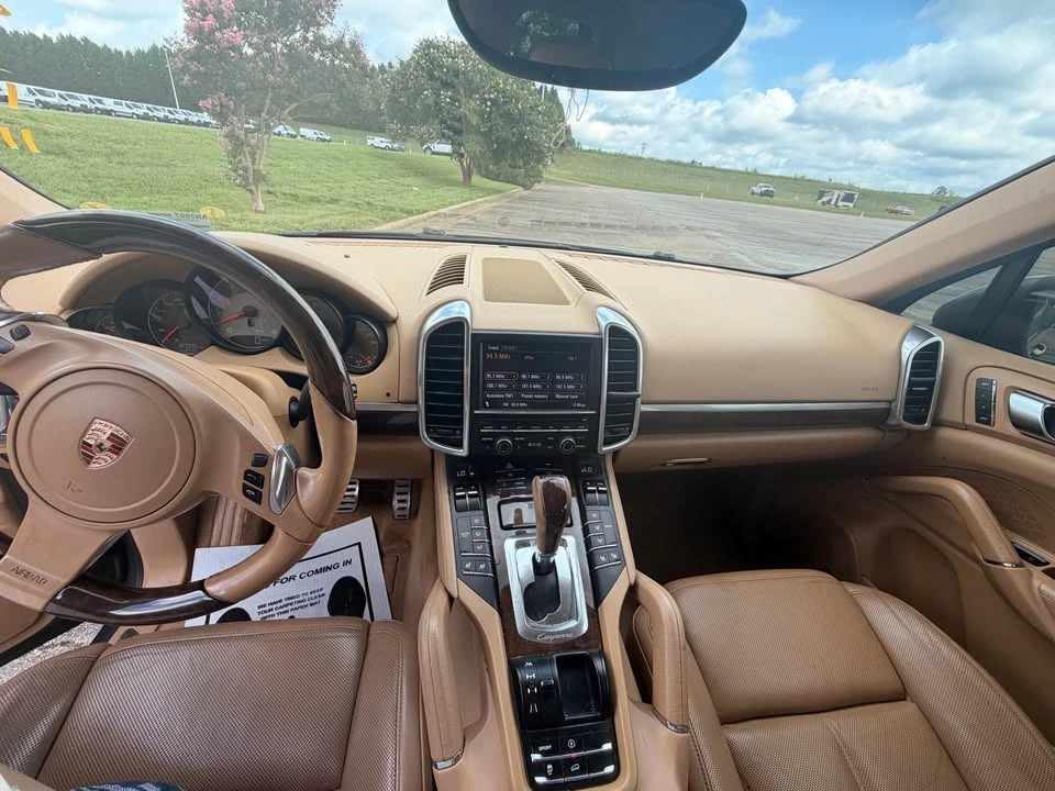 2011 Porsche 958 Cayenne S - Image 9 of 9