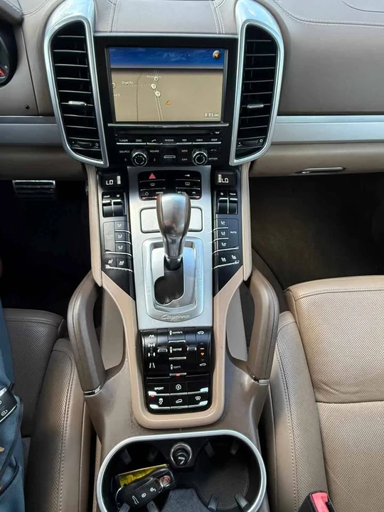2011 Porsche 958 Cayenne S - Image 17 of 20