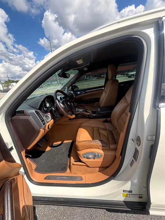 2011 Porsche 958 Cayenne S - Image 5 of 5