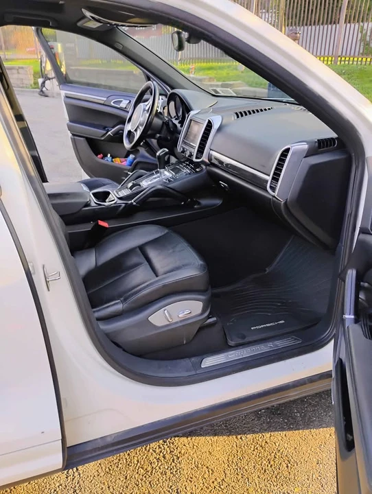 2011 Porsche 958 Cayenne S - Image 5 of 13