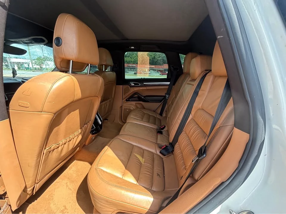 2011 Porsche 958 Cayenne S - Image 4 of 5