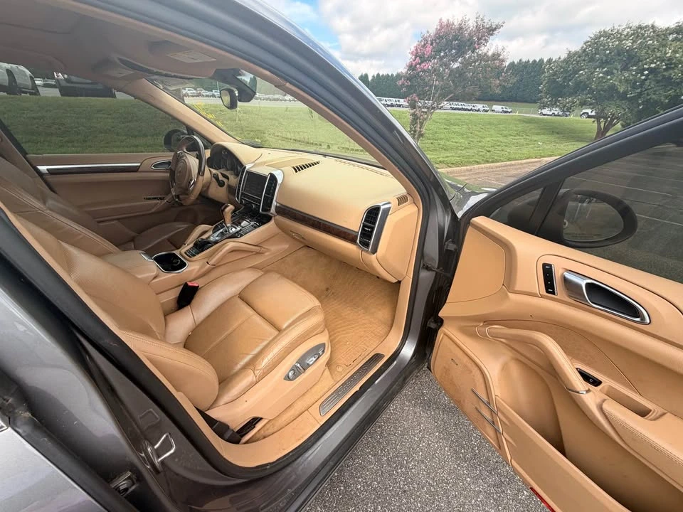 2011 Porsche 958 Cayenne S - Image 6 of 9