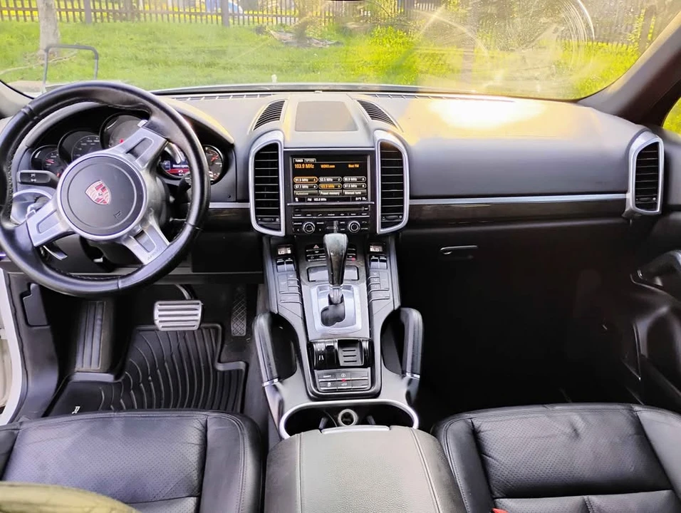 2011 Porsche 958 Cayenne S - Image 6 of 13