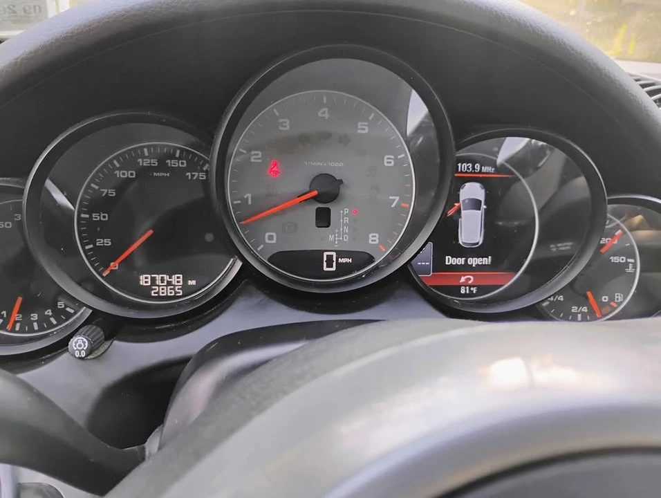 2011 Porsche 958 Cayenne S - Image 7 of 13