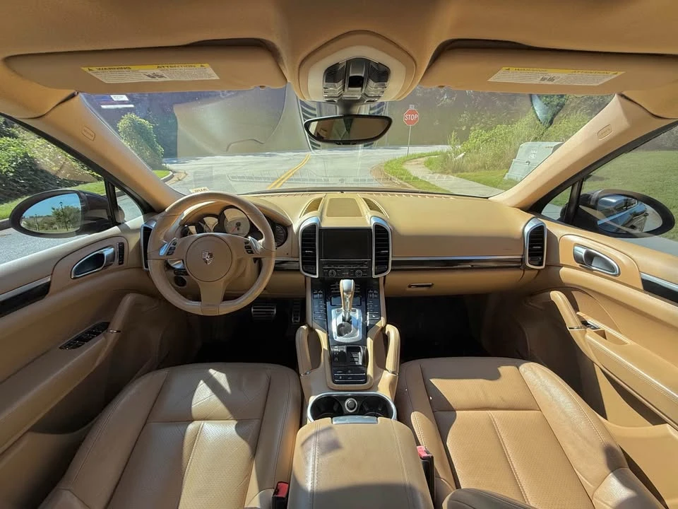2011 Porsche 958 Cayenne S - Image 10 of 18