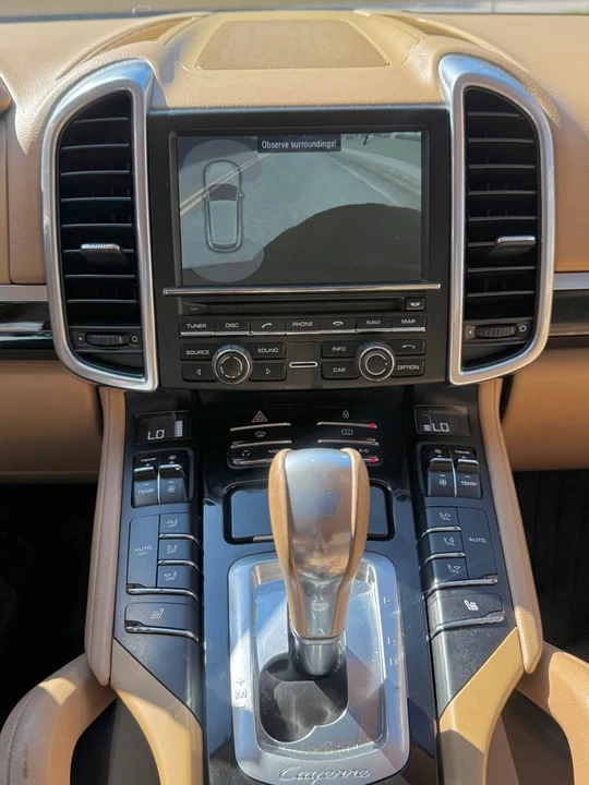 2011 Porsche 958 Cayenne S - Image 12 of 18