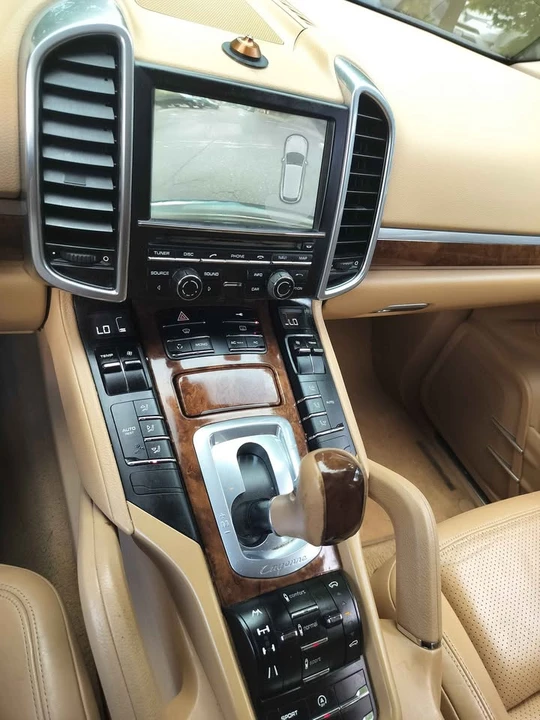 2011 Porsche 958 Cayenne S - Image 9 of 20