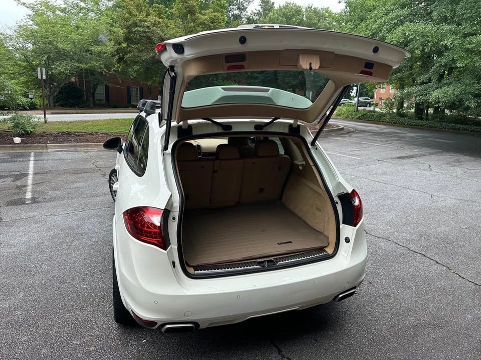 2011 Porsche 958 Cayenne S - Image 12 of 20