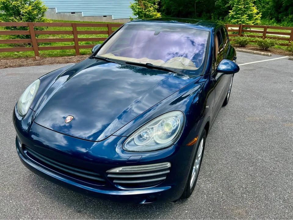 2011 Porsche 958 Cayenne S - Image 2 of 17