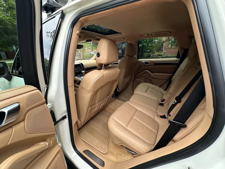 2011 Porsche 958 Cayenne S - Image 15 of 20