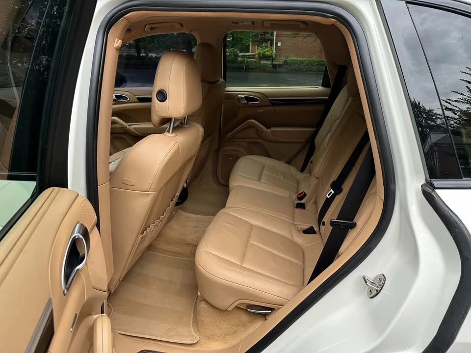 2011 Porsche 958 Cayenne S - Image 14 of 20