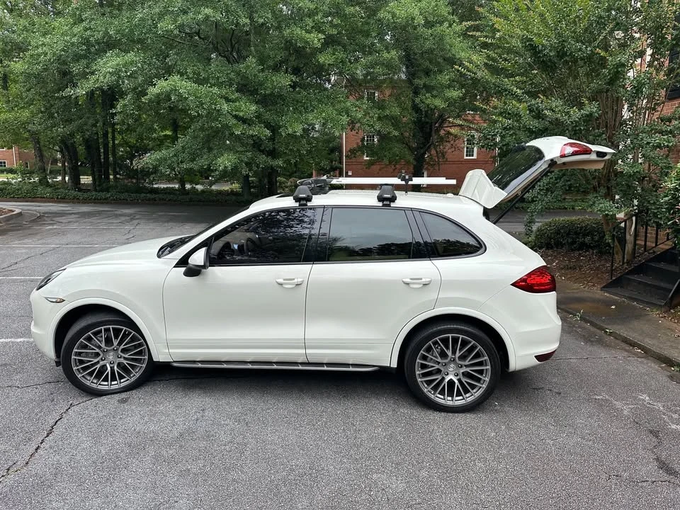 2011 Porsche 958 Cayenne S - Image 13 of 20