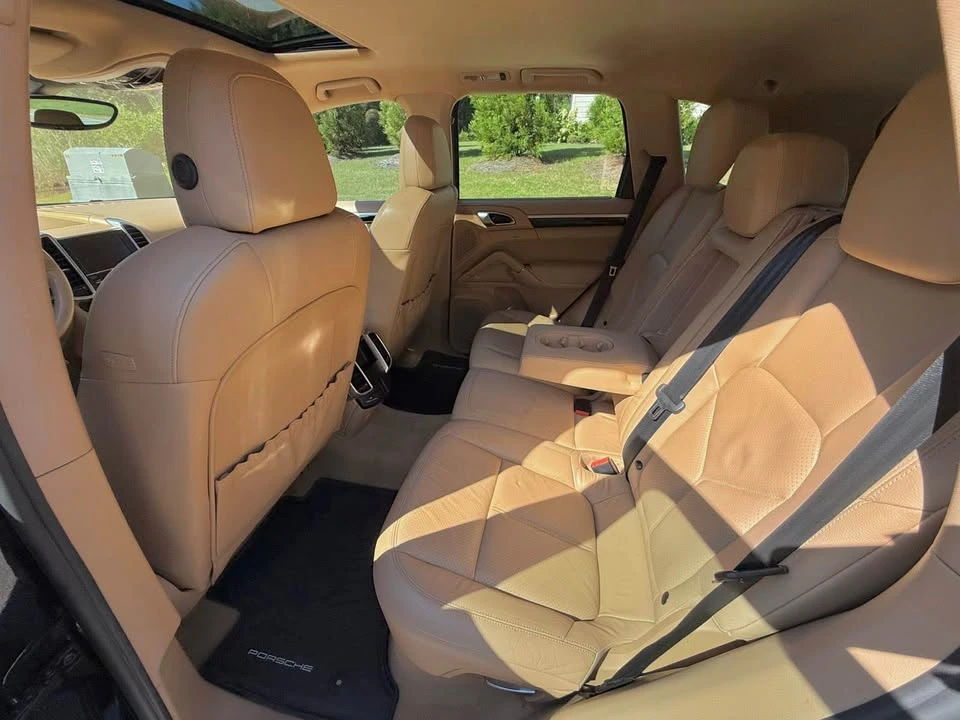 2011 Porsche 958 Cayenne S - Image 12 of 19