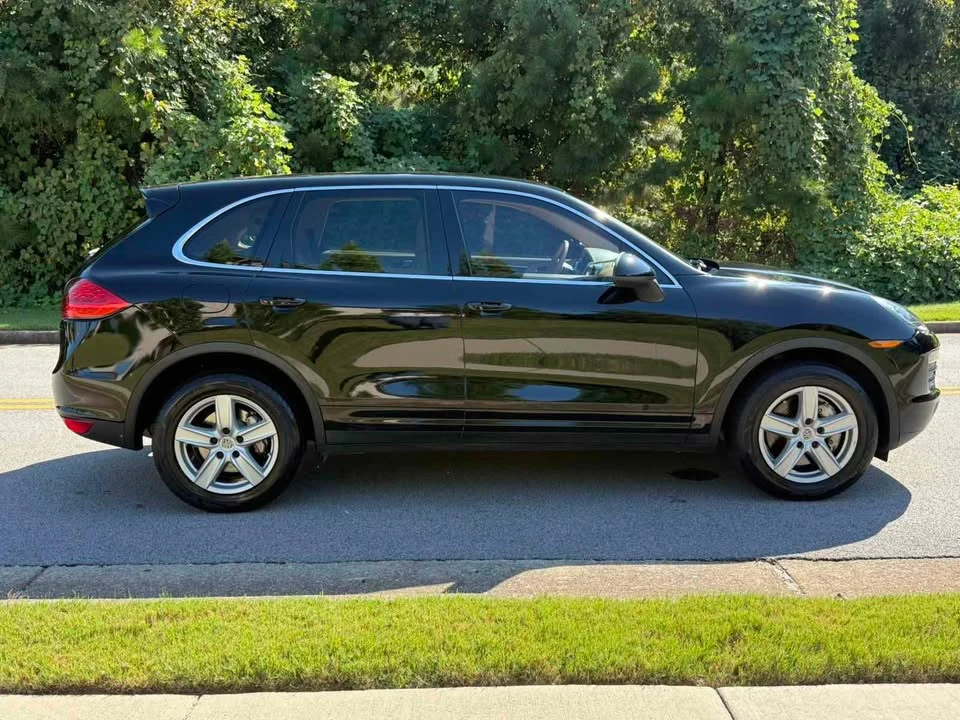 2011 Porsche 958 Cayenne S - Image 8 of 19