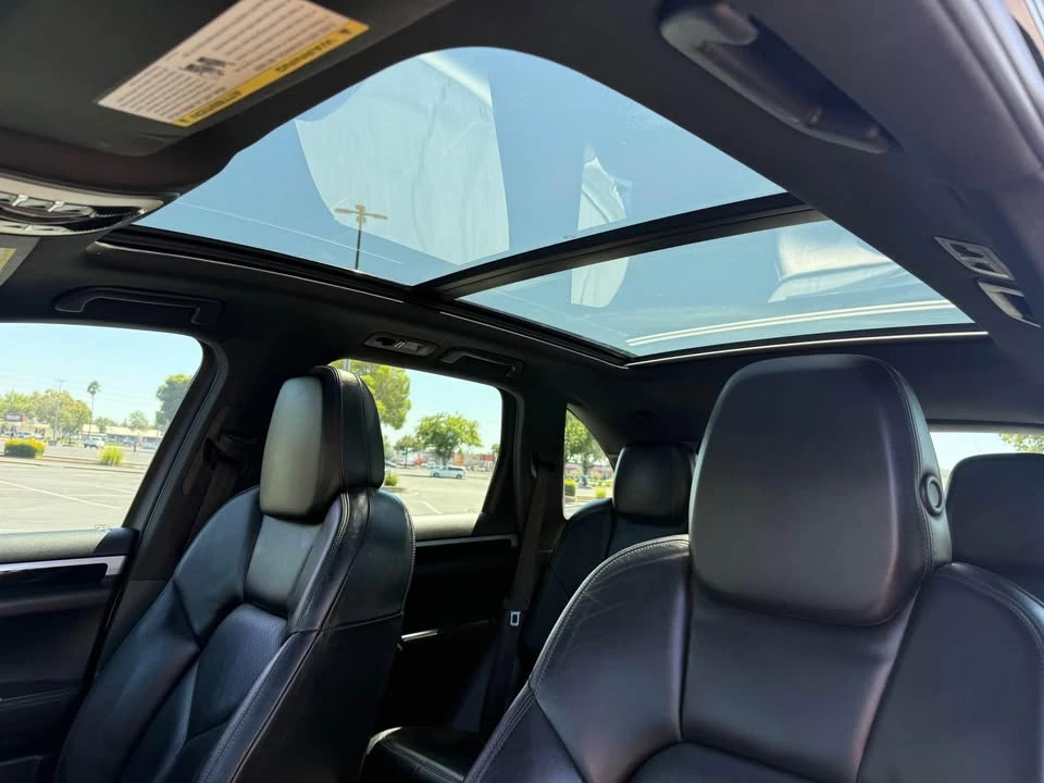 2011 Porsche 958 Cayenne S - Image 11 of 20