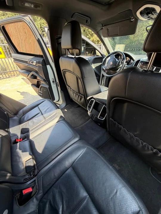 2011 Porsche 958 Cayenne S - Image 10 of 12