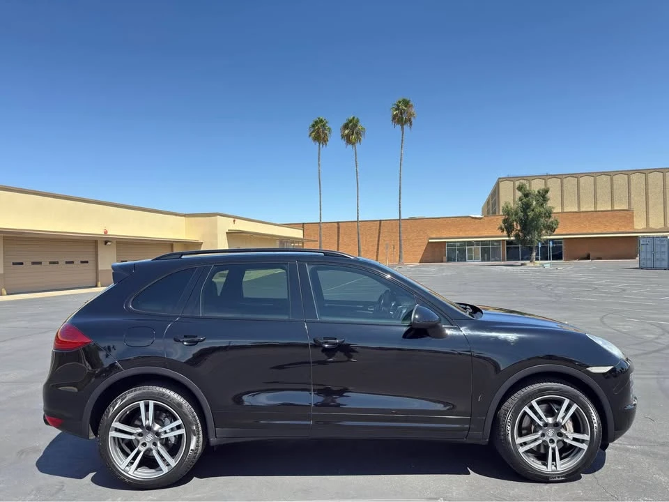 2011 Porsche 958 Cayenne S - Image 8 of 20