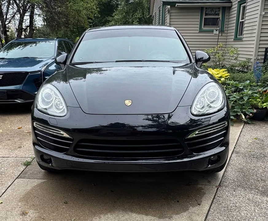 2011 Porsche 958 Cayenne S - Image 3 of 11