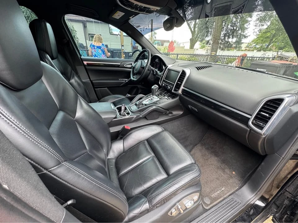 2011 Porsche 958 Cayenne S - Image 7 of 11
