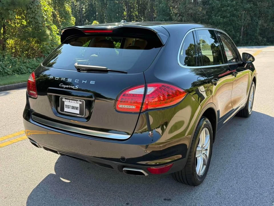 2011 Porsche 958 Cayenne S - Image 2 of 19