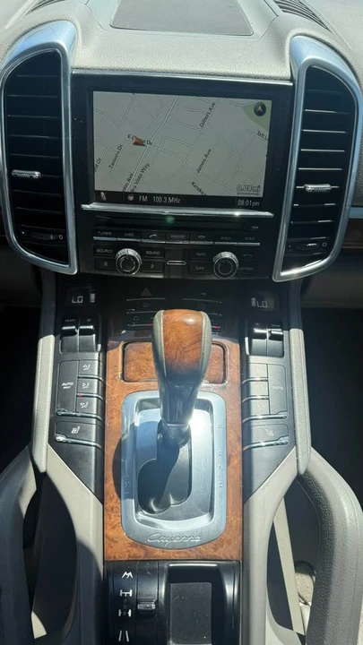 2011 Porsche 958 Cayenne S - Image 10 of 15