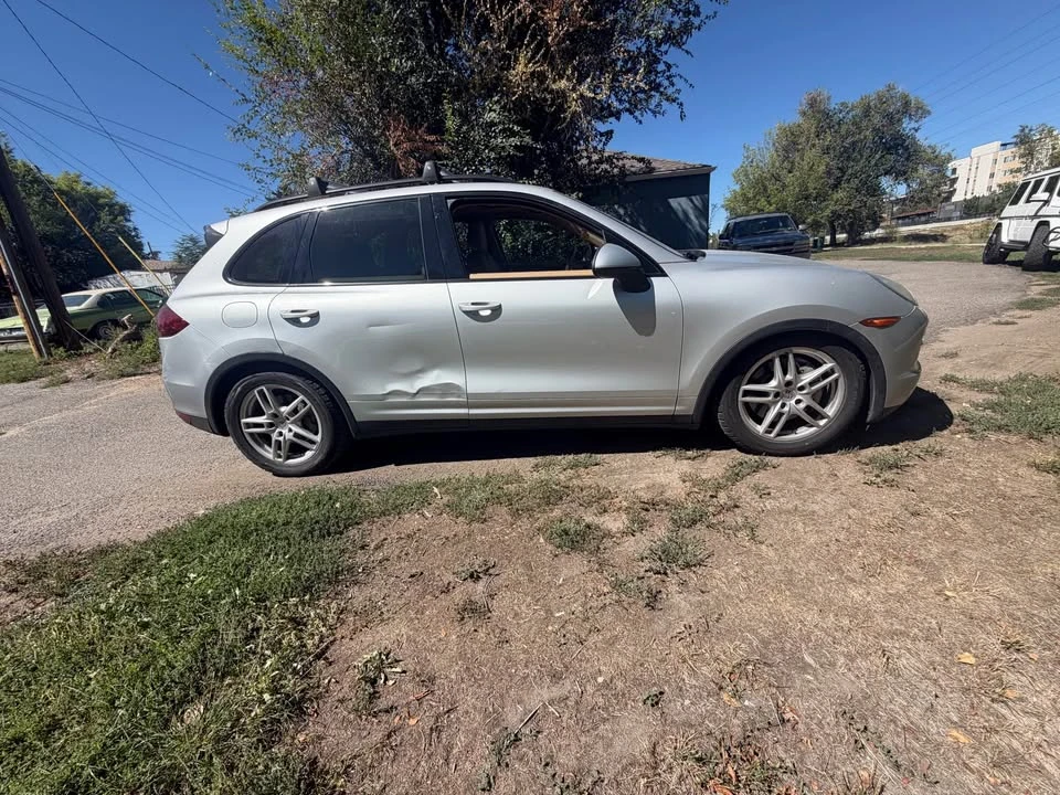 2011 Porsche 958 Cayenne S - Image 3 of 6