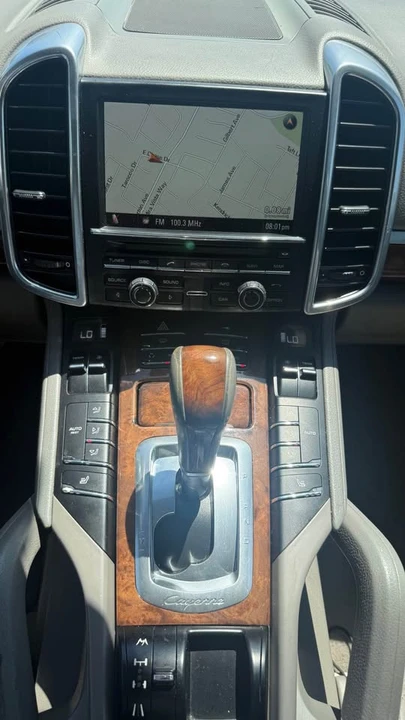 2011 Porsche 958 Cayenne S - Image 10 of 15
