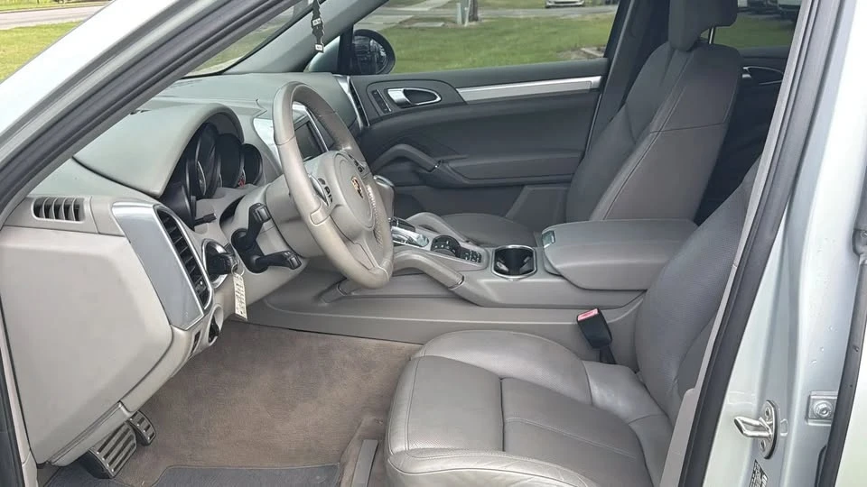 2011 Porsche 958 Cayenne S - Image 7 of 10