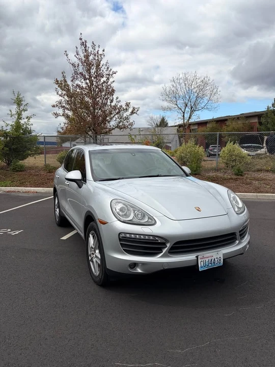 2011 Porsche 958 Cayenne S - Image 2 of 7