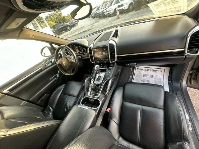 2011 Porsche 958 Cayenne S - Image 9 of 12